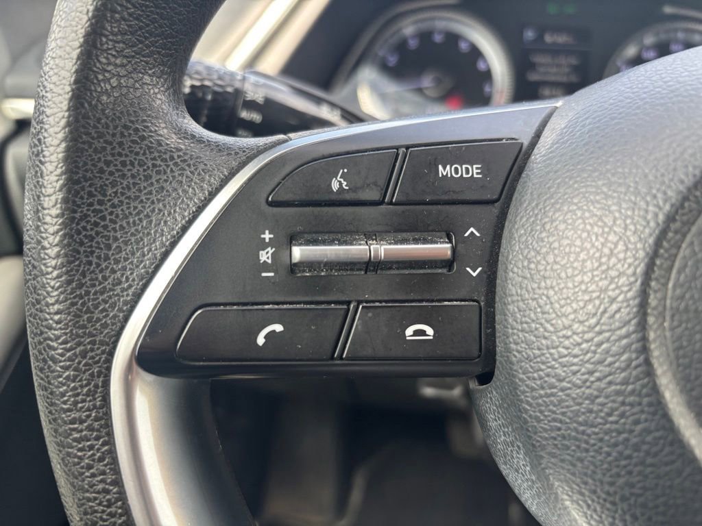 Used 2023 Silver Hyundai SEL image 15