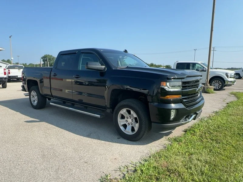 Used 2018 Black Chevrolet 4WD Crew Cab 153.0" LT w/2LT image 2
