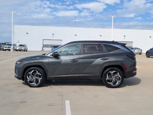 Used 2024 Gray Hyundai SEL Convenience image 3