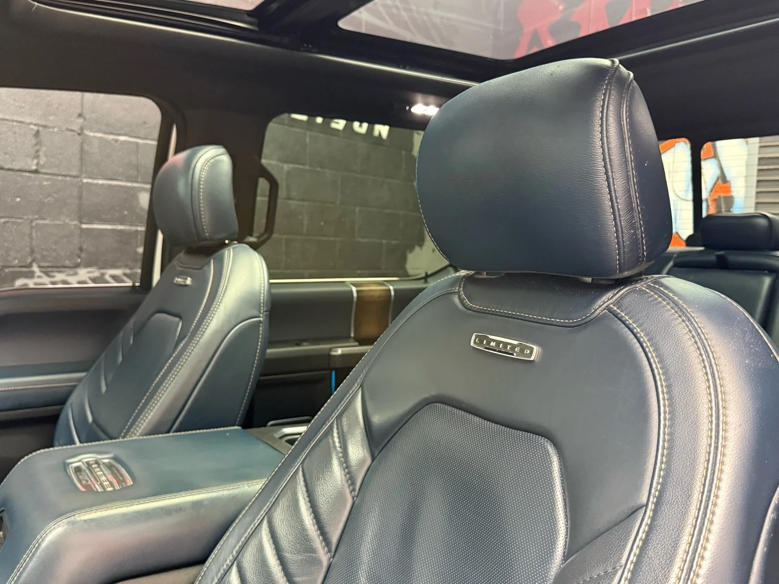 Used 2018 White Platinum Metallic Tri-Coat (ug) Ford Limited image 10