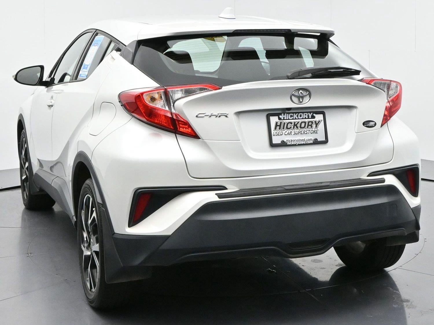 Used 2022 Wind Chill Pearl Toyota XLE image 6