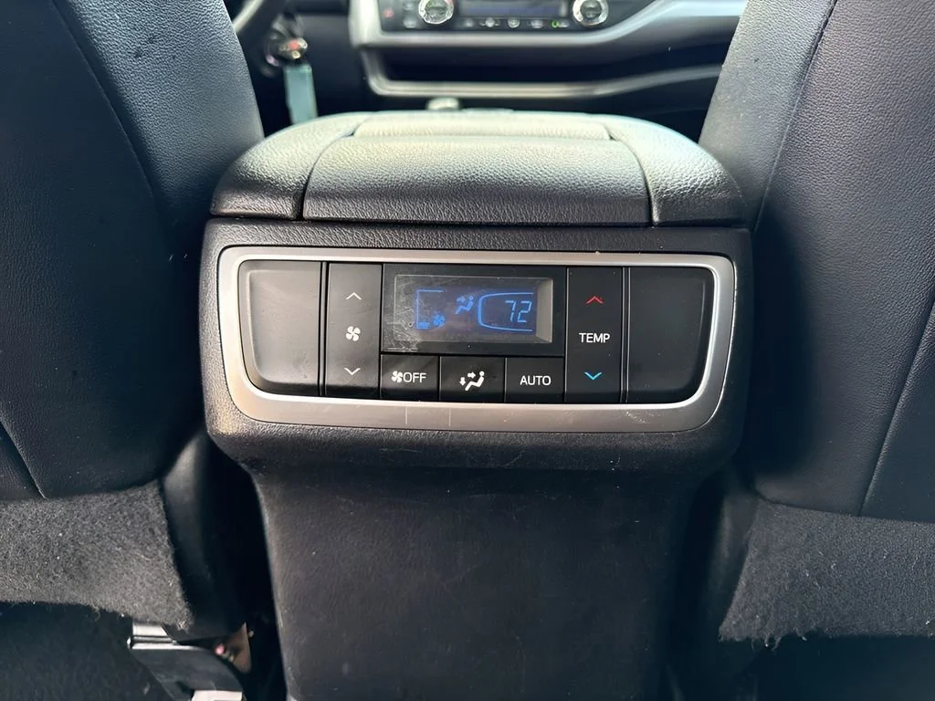 Used 2019  Toyota LE image 8