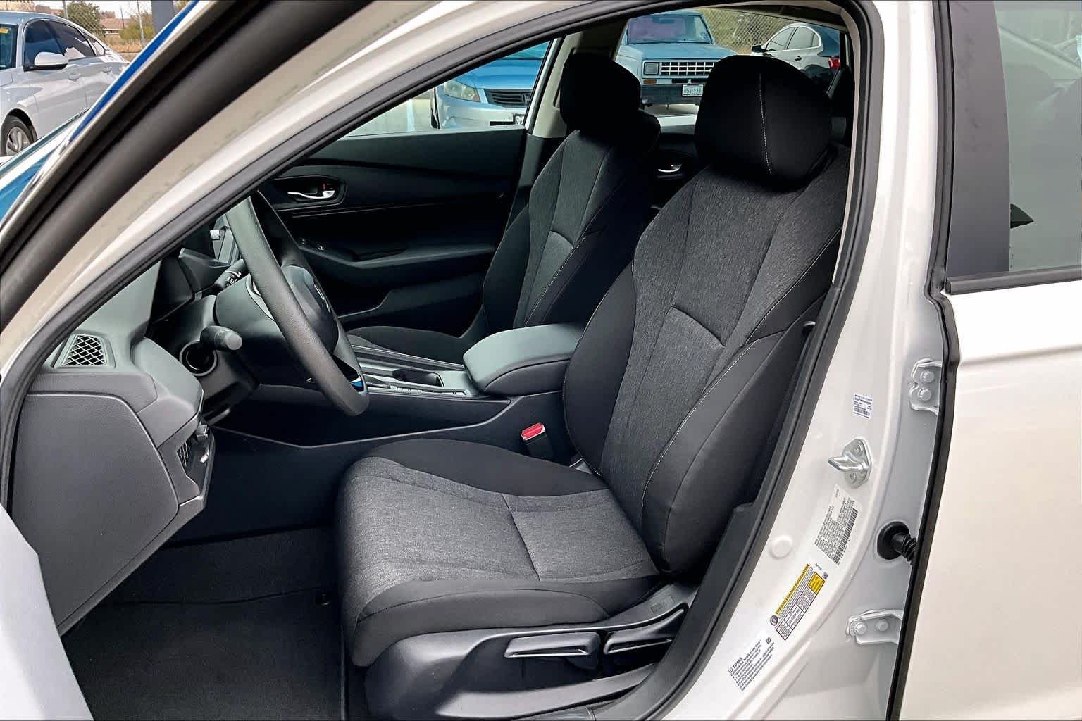 New 2026 Platinum White Pearl Honda LX image 9