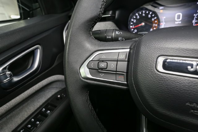 Used 2024 Red Jeep Latitude image 28