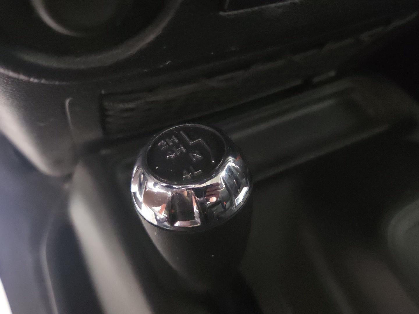 Used 2014 Copperhead Pearlcoat Jeep Sahara image 15