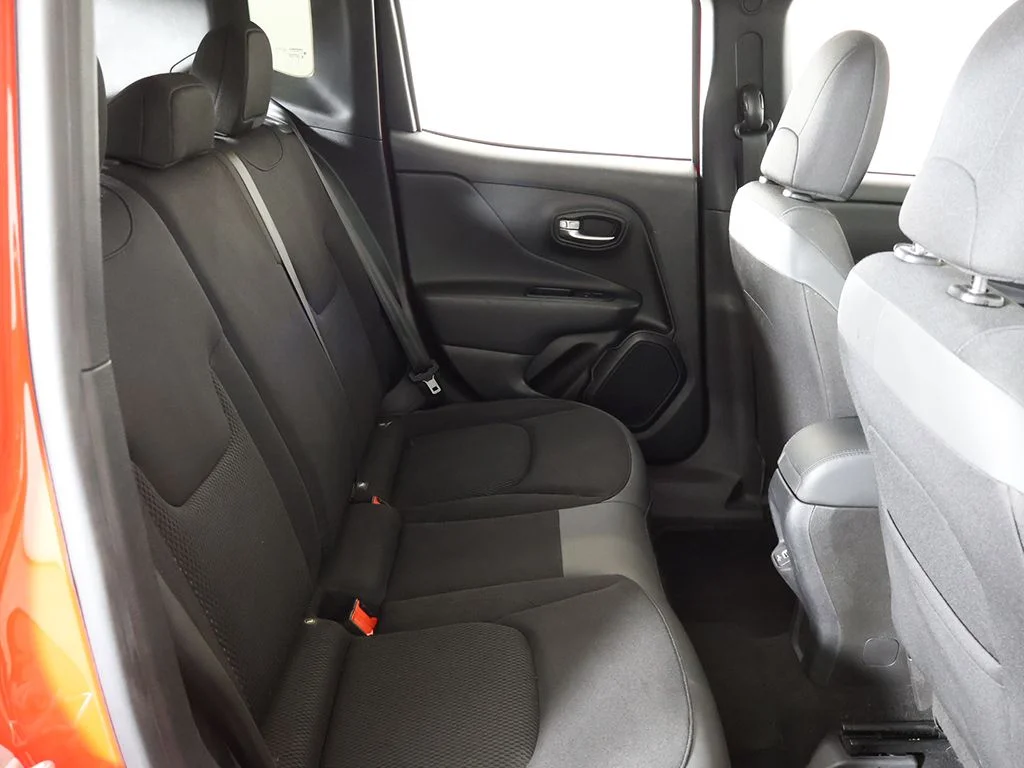 Used 2020 Red Jeep Latitude image 28