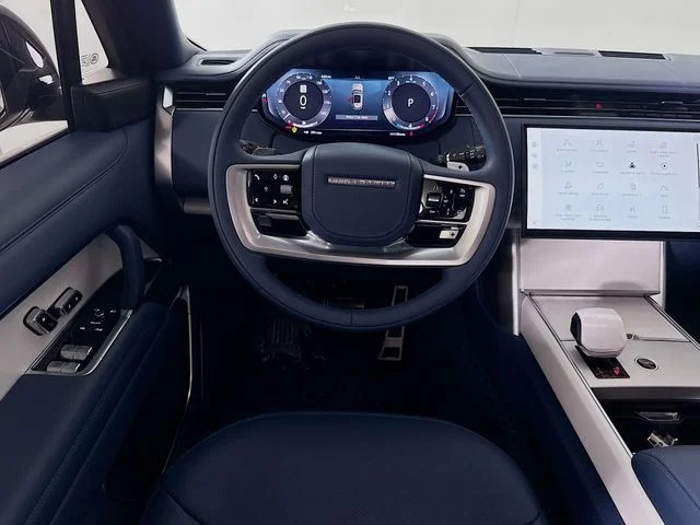 New 2026 Ostuni Pearl Wht Prem Met Land Rover SV image 25