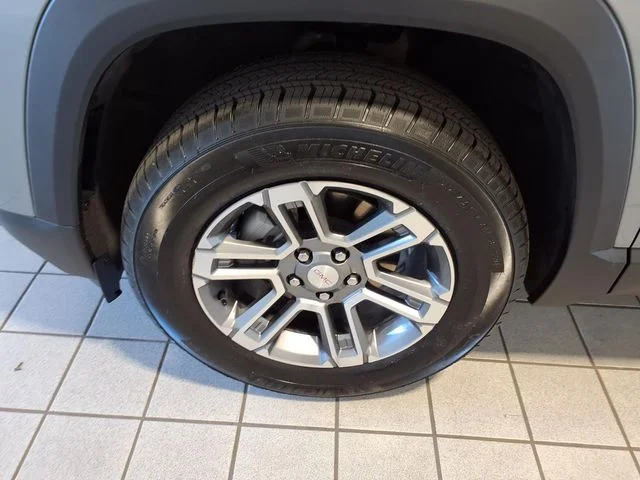 Used 2026 Sterling Metallic GMC Elevation image 5
