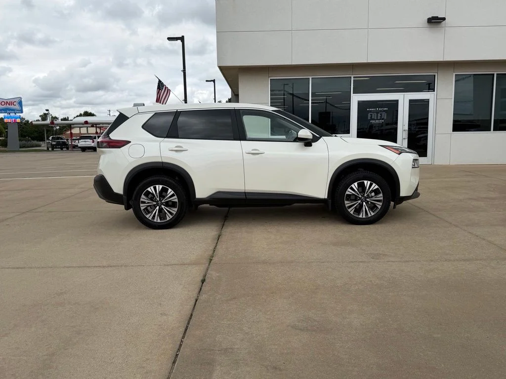 Used 2023 White Nissan SV image 3