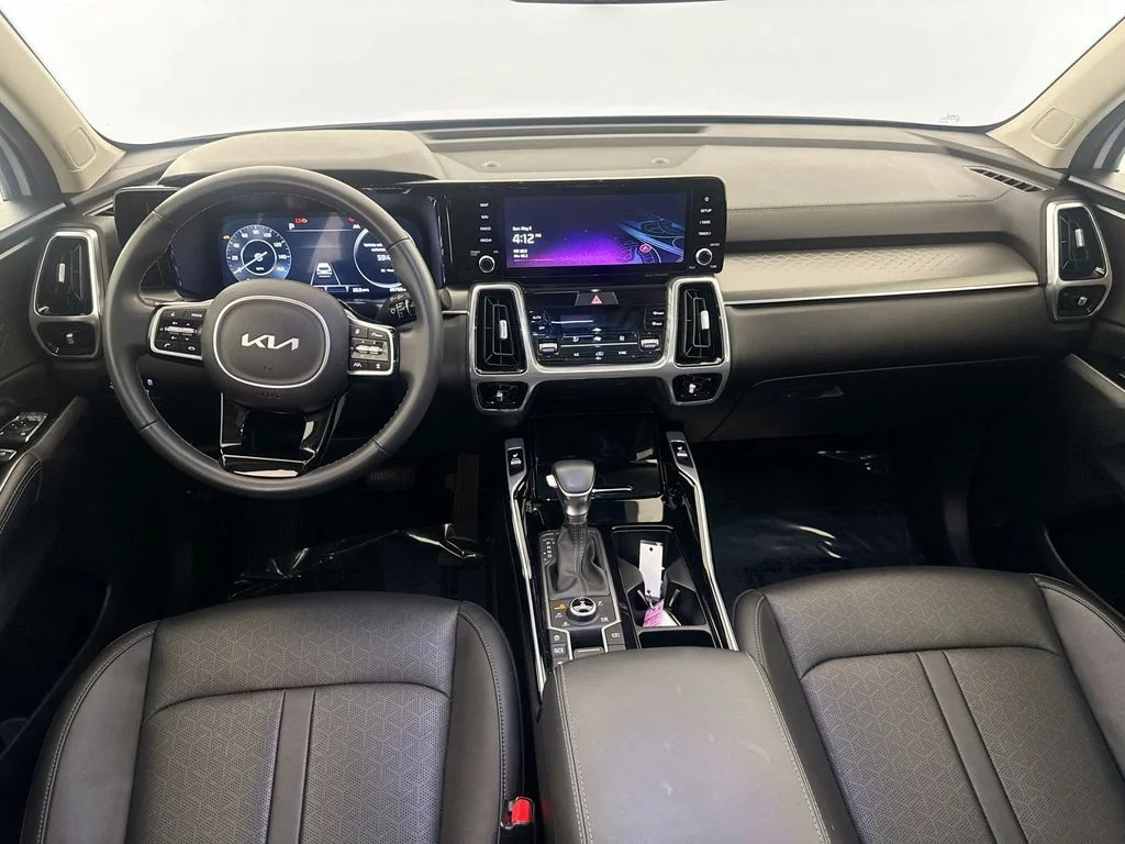 Used 2023 White Kia SX image 21