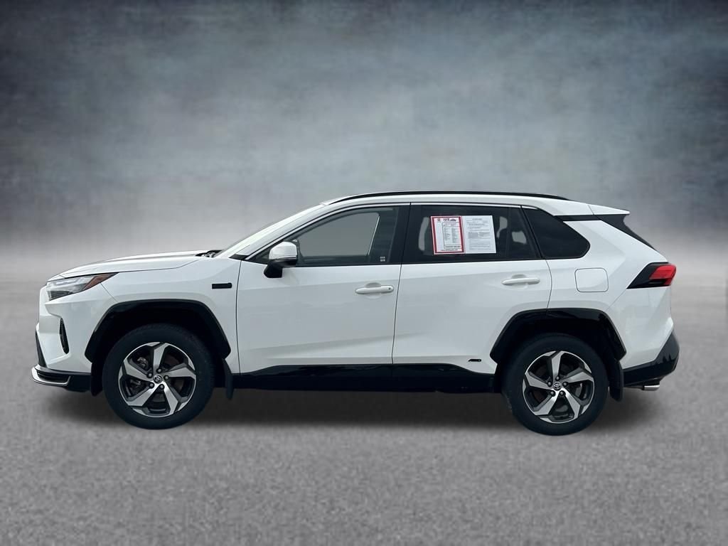 Used 2023 Ice Toyota SE image 2