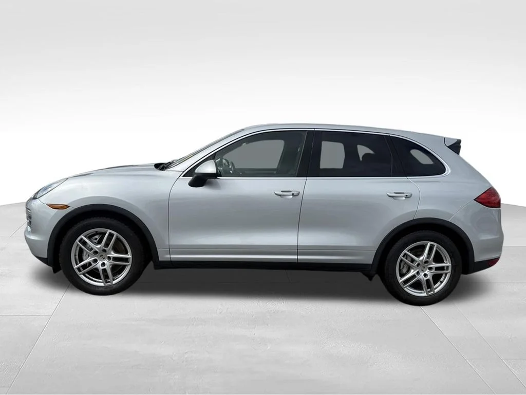 Used 2012  Porsche S image 2