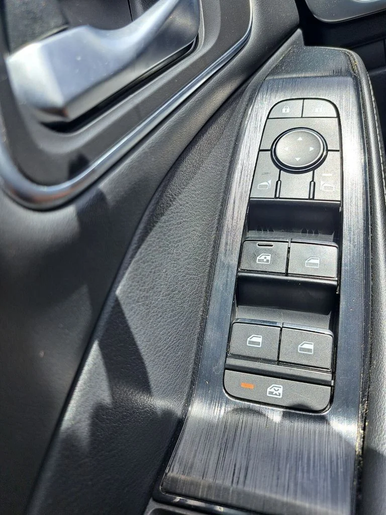 Used 2021 White Nissan SV image 15