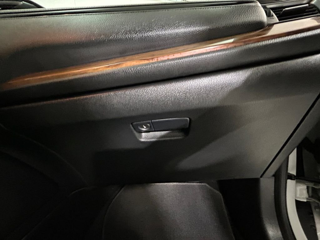 Used 2022  Honda EX image 24