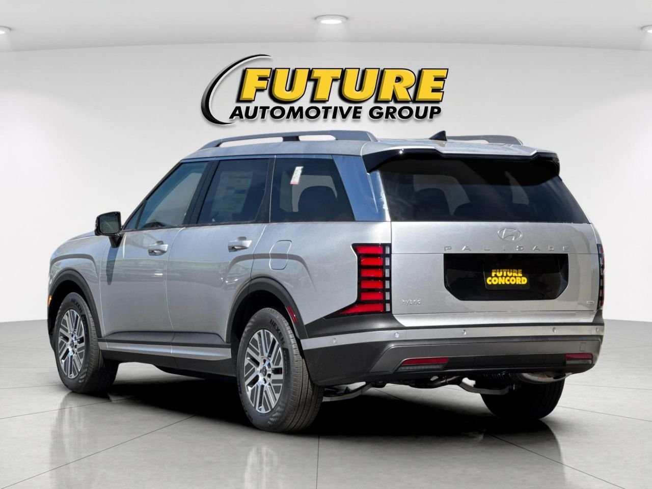New 2026 Silver Hyundai SEL Premium 7P image 5