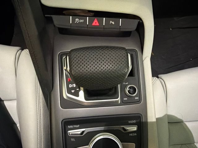 Used 2023 Suzuka Gray Metallic Audi V10 performance image 20