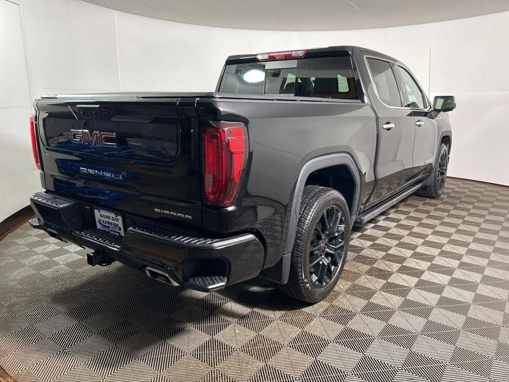 Used 2025 Onyx Black GMC Denali image 6