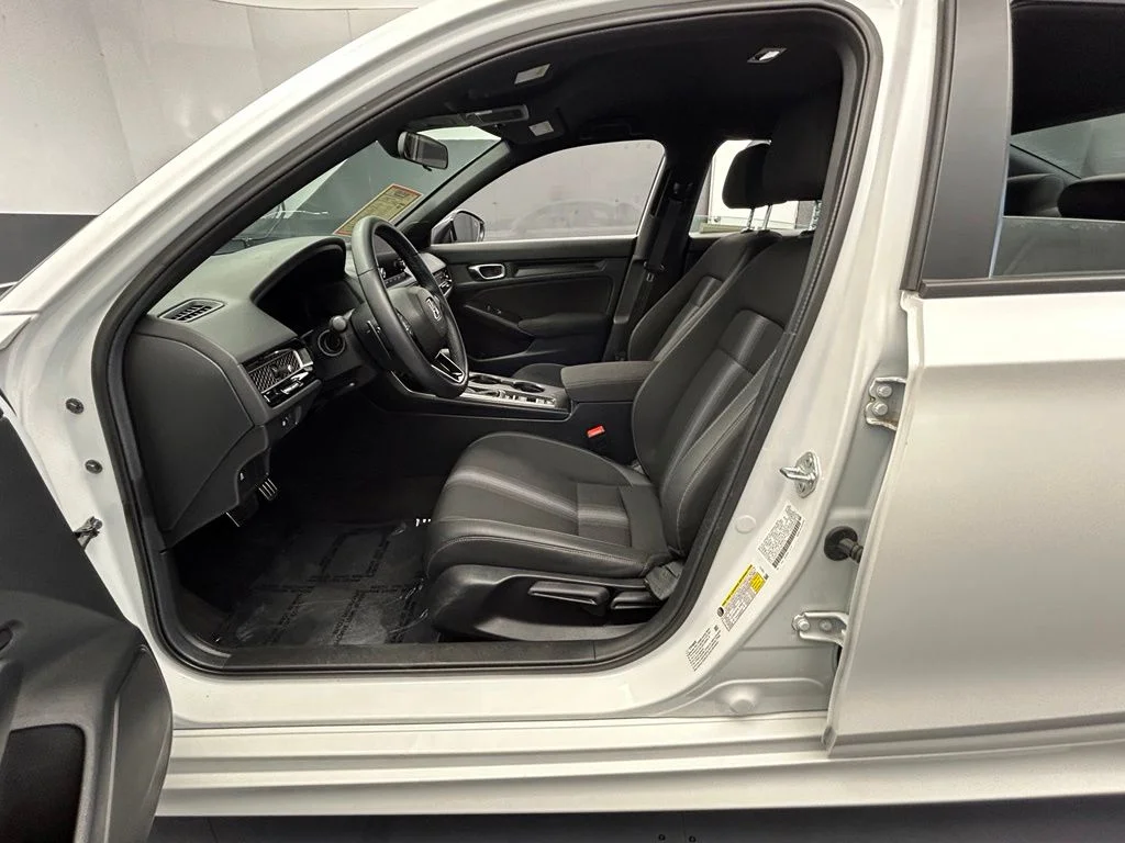 Used 2026 Platinum White Pearl Honda Sport image 15