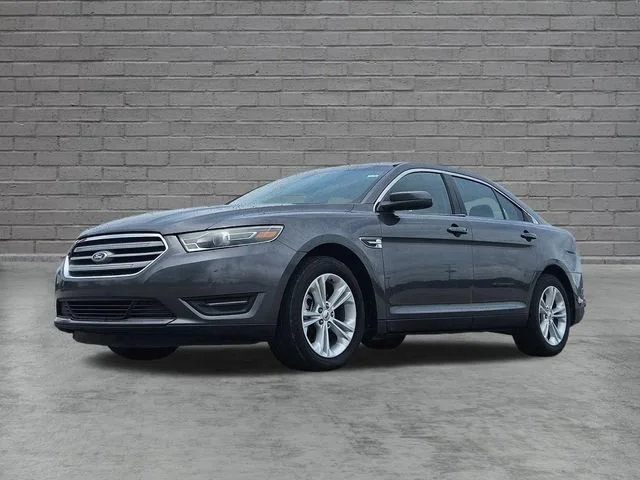 Used 2015 Gray Ford SEL image 1