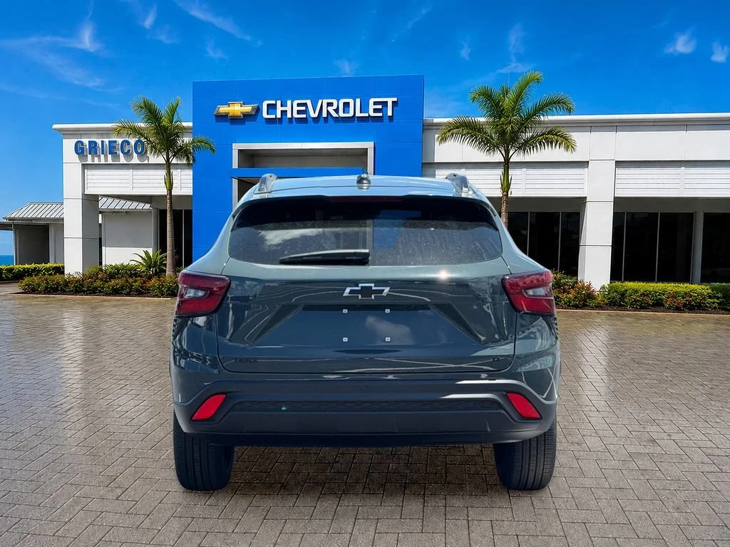 New 2026 Summit White Chevrolet LT image 6