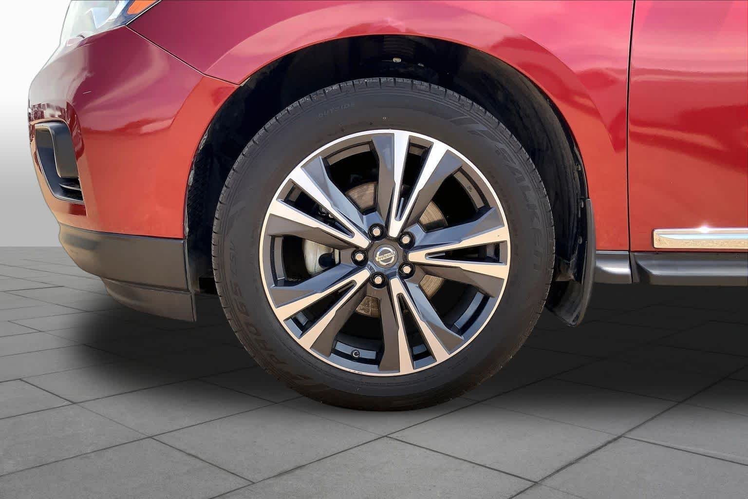 Used 2017 Cayenne Red Metallic Nissan Platinum image 11