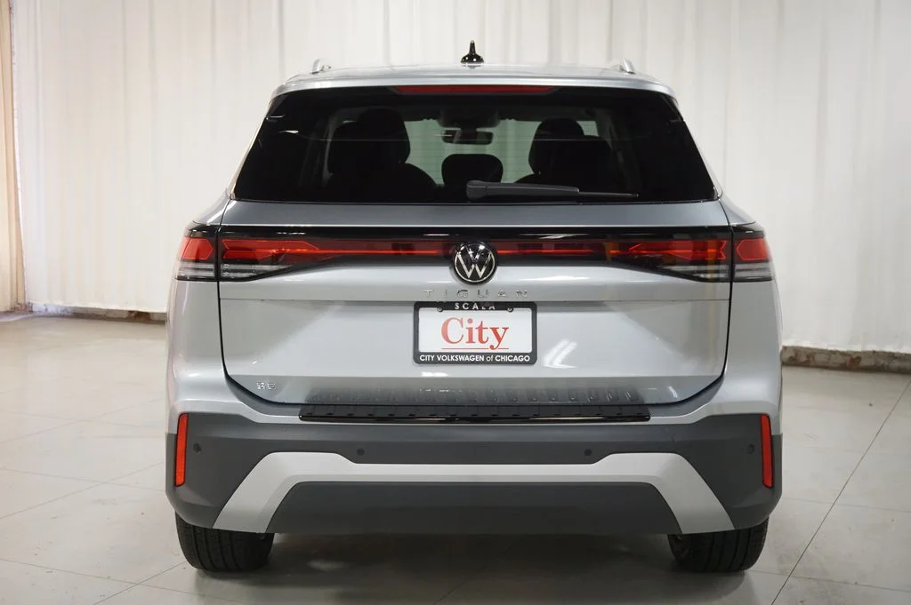 New 2026 Pyrite Silver Metallic Volkswagen 2.0T SE image 6