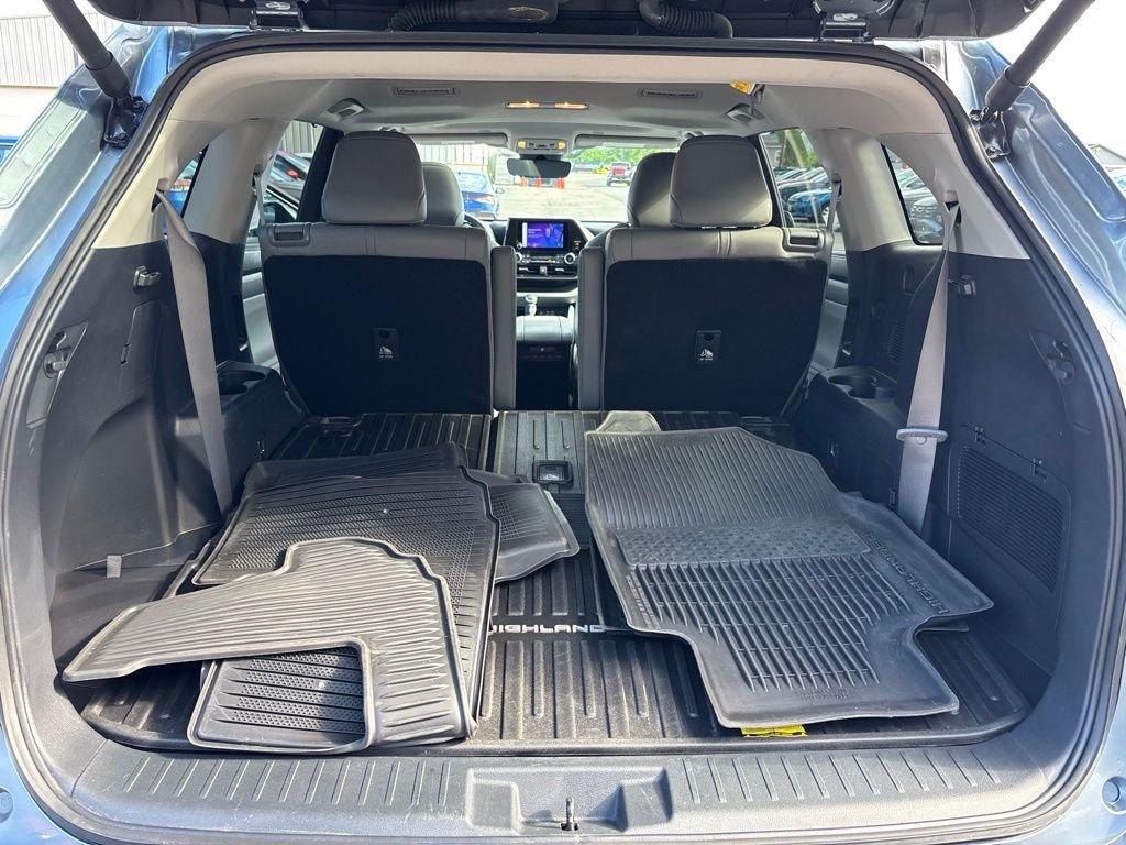 Used 2024  Toyota XLE image 25