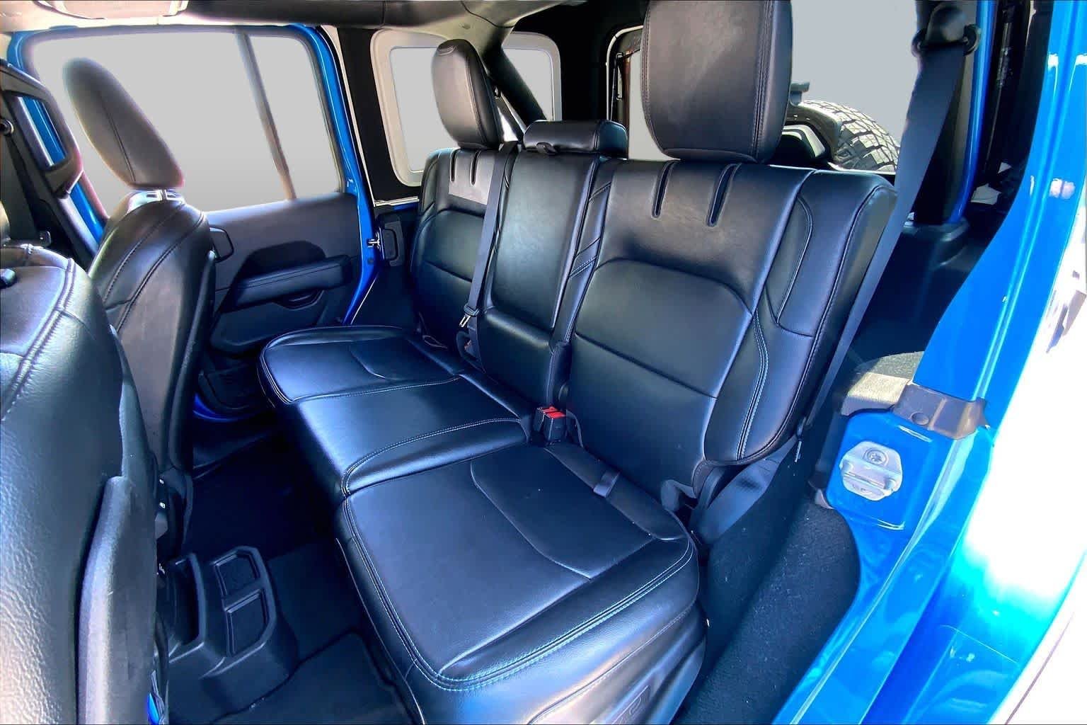 Used 2022 Hydro Blue Pearlcoat Jeep Unlimited Rubicon image 21