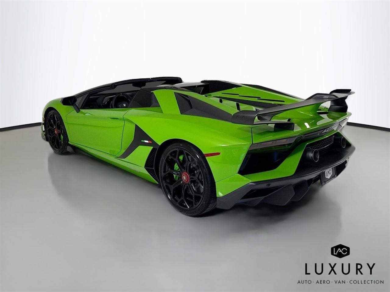 2021 Lamborghini Aventador - Photo 8