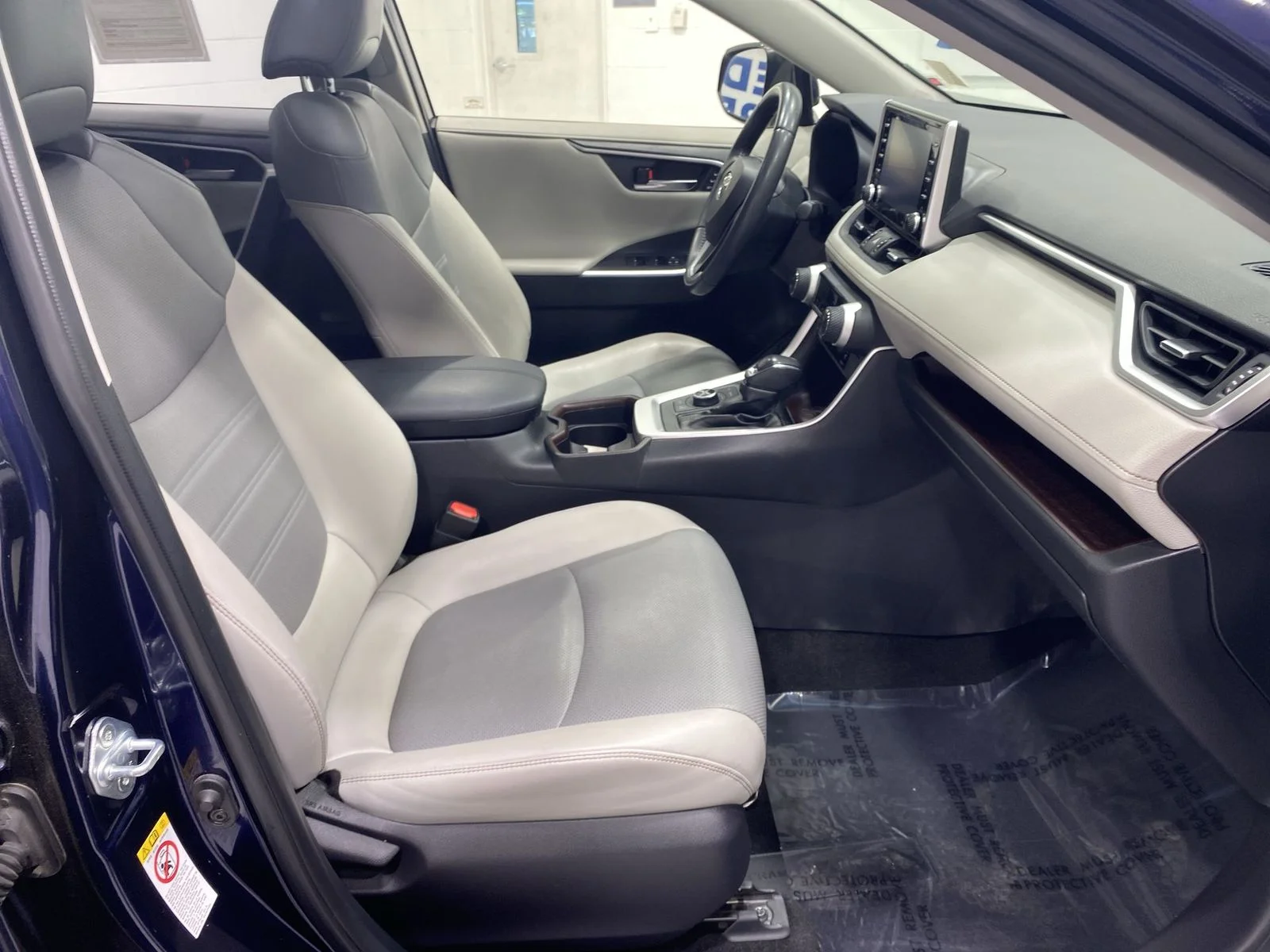 2019 Toyota RAV4 Limited - Photo 25