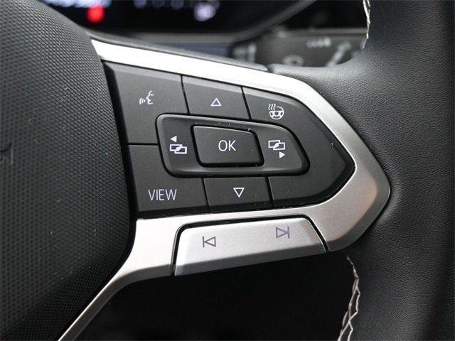 2023 Volkswagen Taos SE photo 2