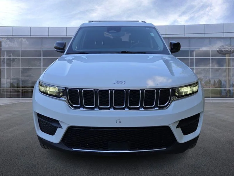 Used 2023 Bright White Clearcoat Jeep Laredo image 3
