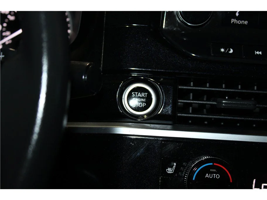 Used 2022 Super Black Nissan SL image 28