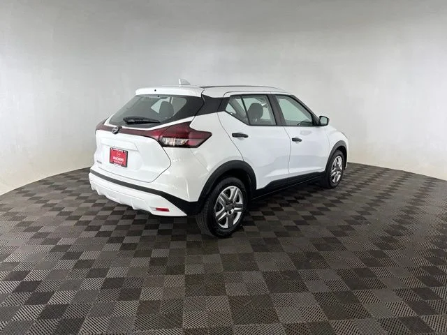 Used 2023 White Nissan S image 5