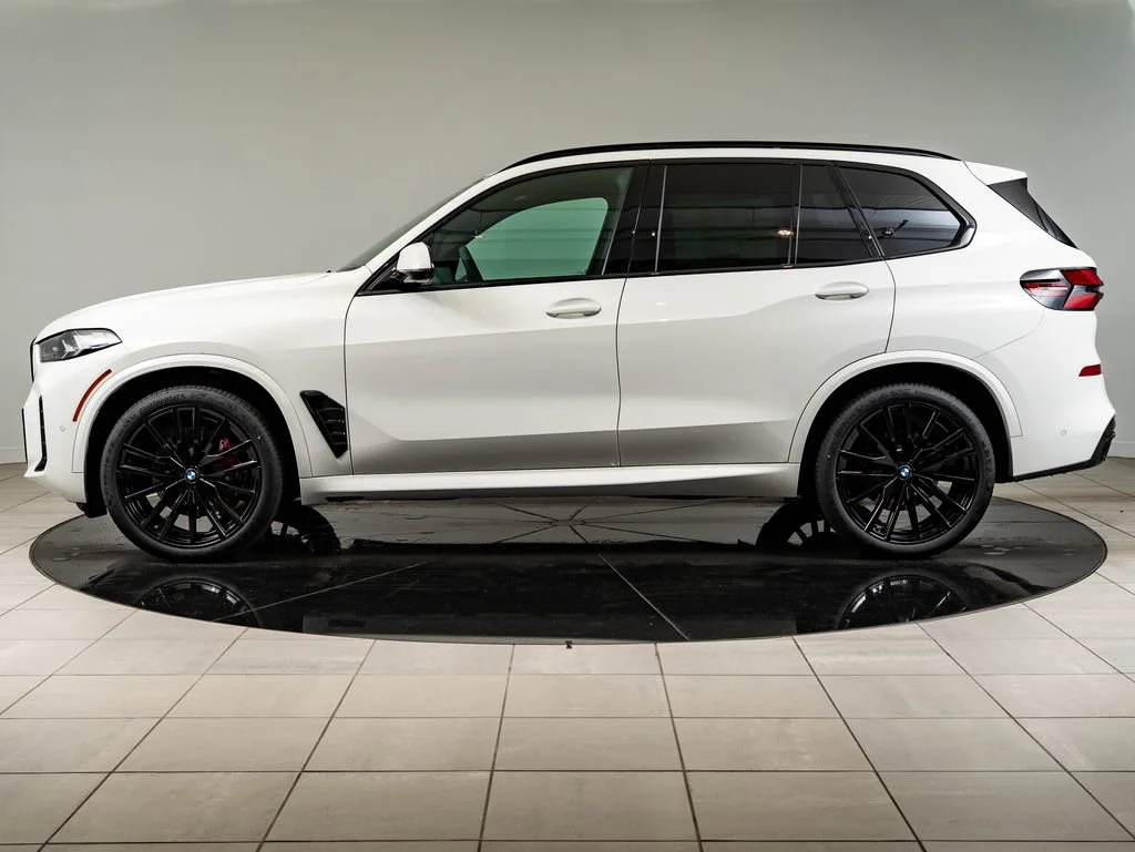 New 2026 Alpine White BMW xDrive40i image 5