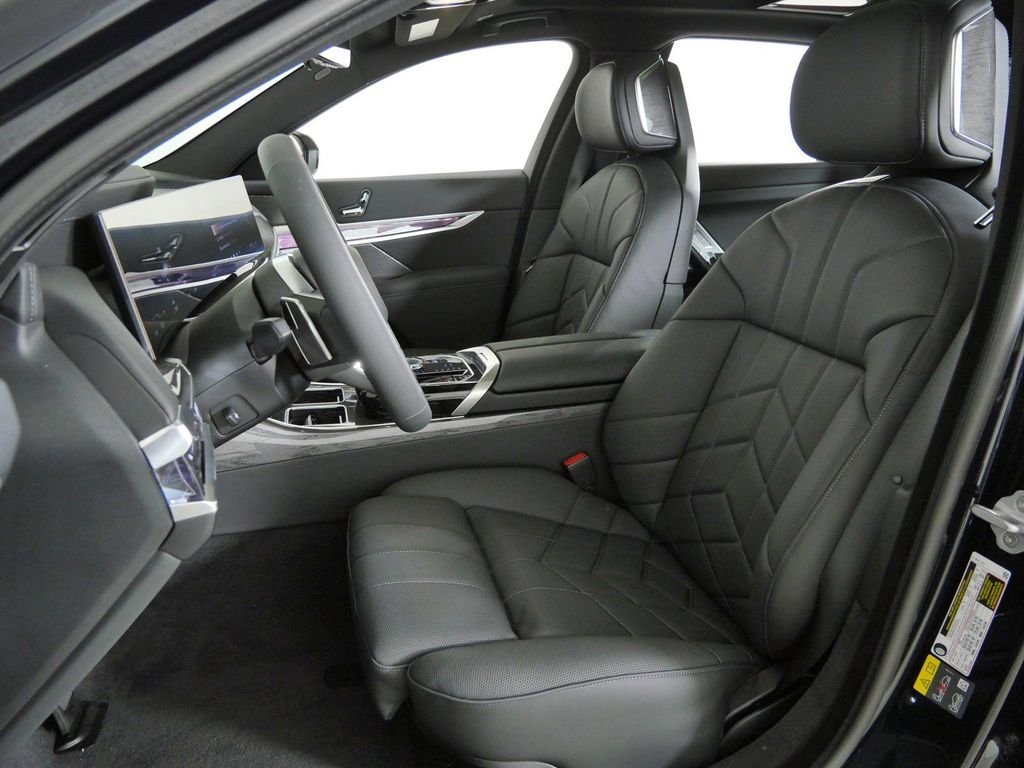New 2026 Carbon Black Metallic BMW xDrive60 image 35