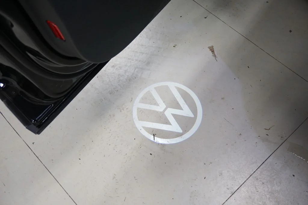 New 2026 Deep Black Volkswagen 2.0T SE image 27