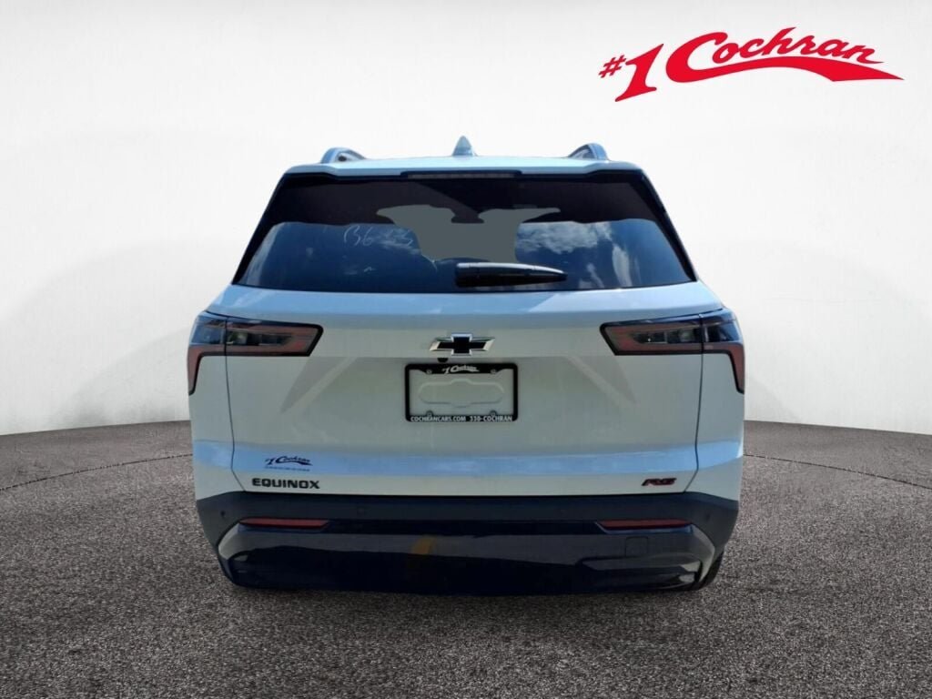 New 2027 Polar White Tricoat Chevrolet FWD RS image 3
