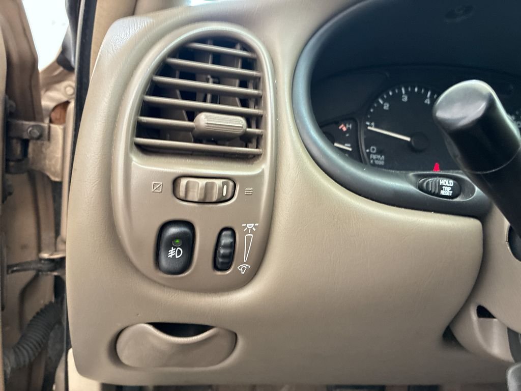 Used 2004 Beige Oldsmobile GL1 image 17