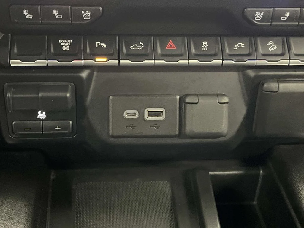 2022 Chevrolet Silverado 3500HD LTZ - Photo 26