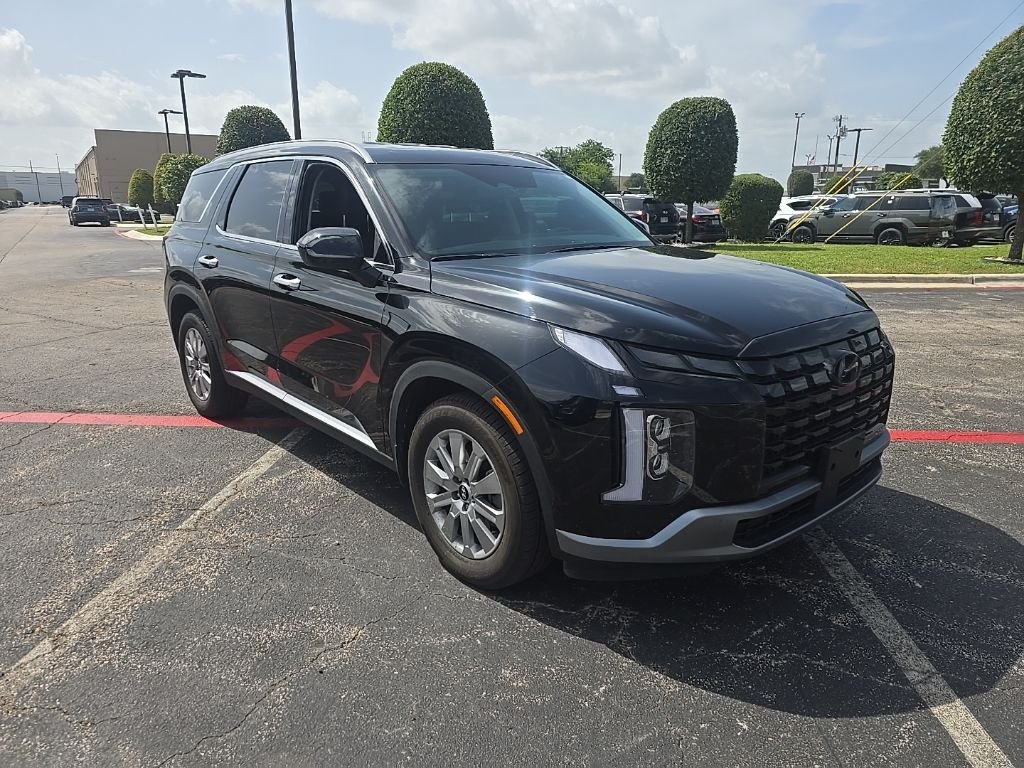 Used 2025 Black Hyundai SEL image 8