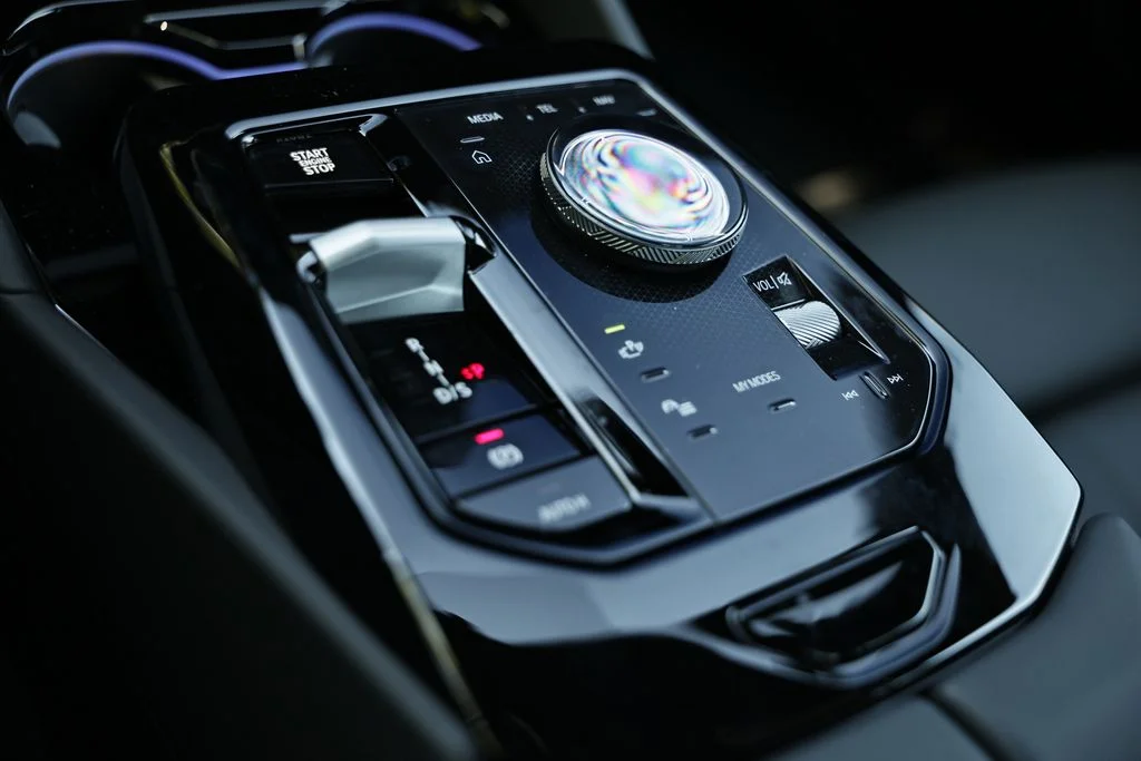 New 2027 Brooklyn Grey Metallic BMW 530i xDrive image 40