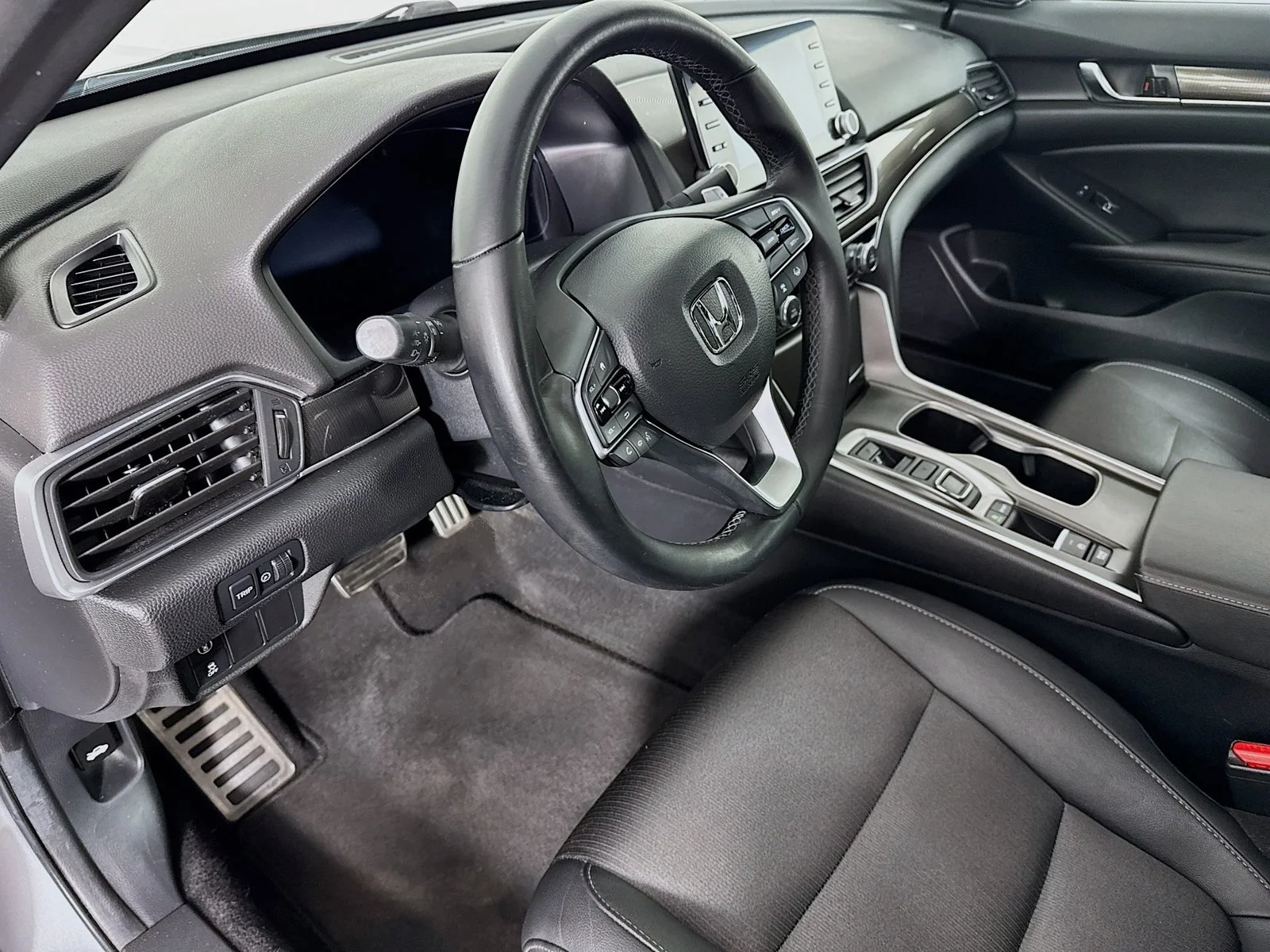 Used 2020 Silver Honda EX image 23