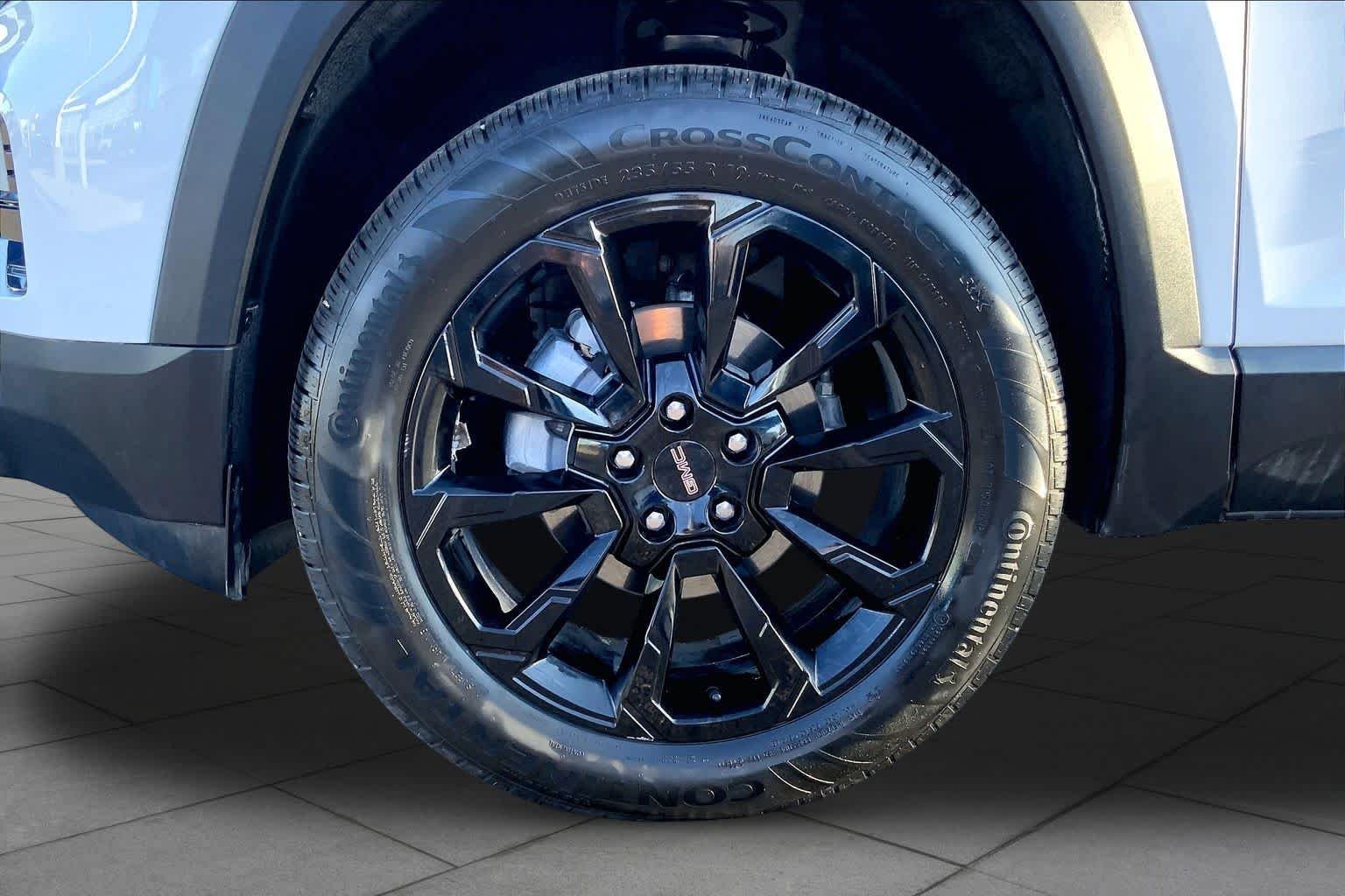 Used 2026 Summit White GMC FWD Elevation image 11