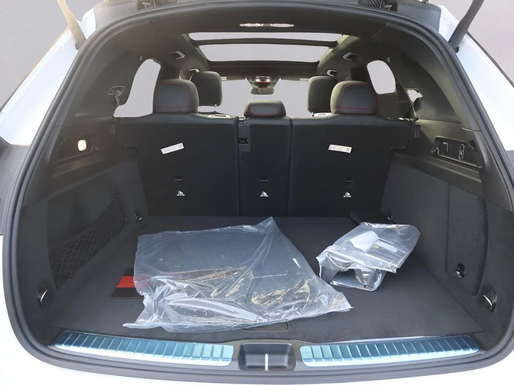 New 2025 MANUFAKTUR Moonlight White Metallic Mercedes-Benz GLE 63 S AMG® image 10