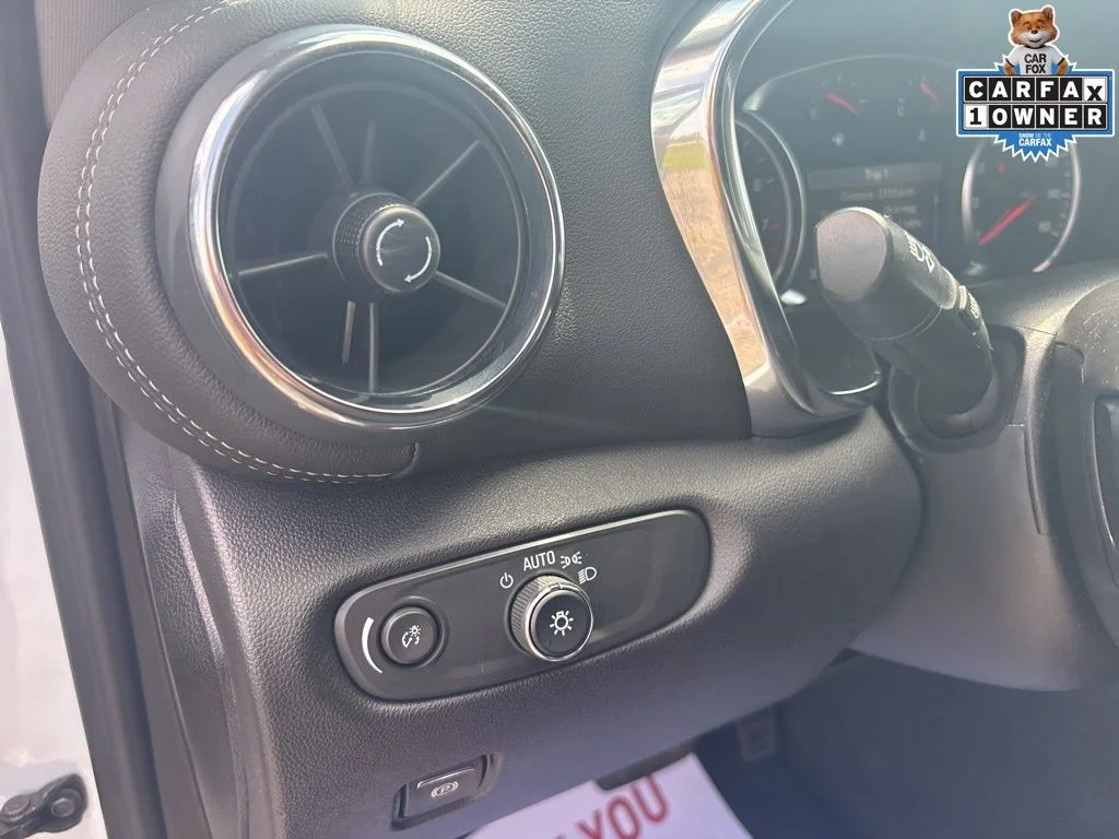 Used 2025 White Chevrolet LT image 13