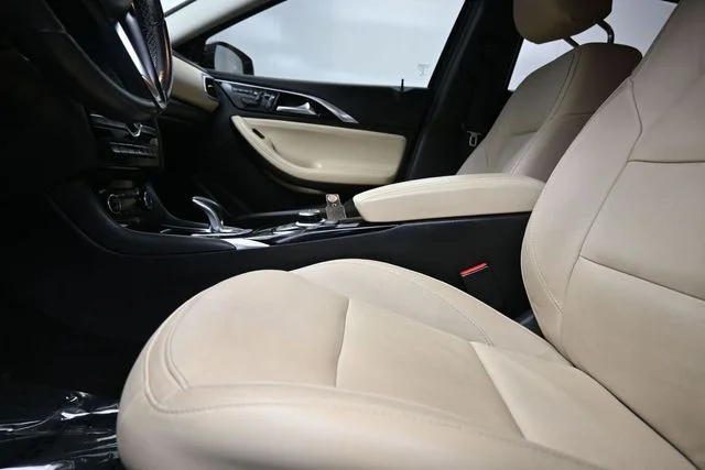 Used 2018 Black INFINITI ESSENTIAL image 22