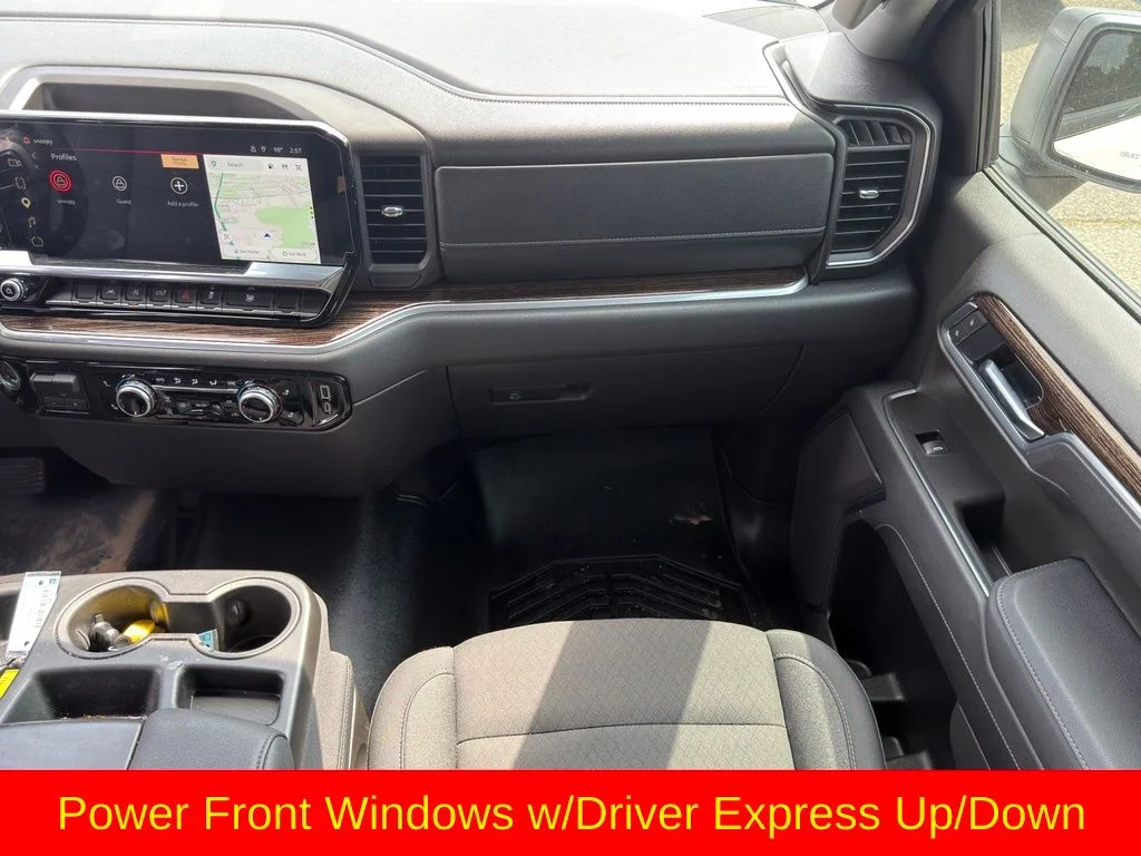 Used 2025 White GMC Elevation image 27