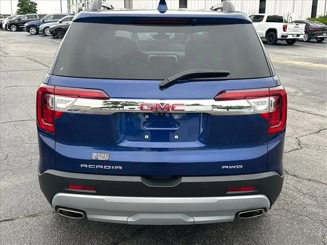 Used 2023 Blue GMC SLE image 10