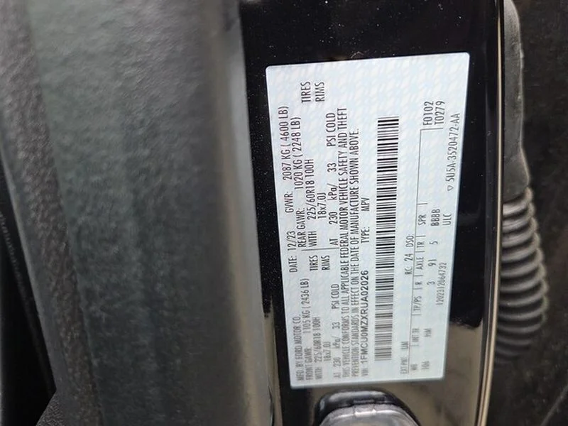 Used 2024 Agate Black Metallic Ford ST-Line image 7